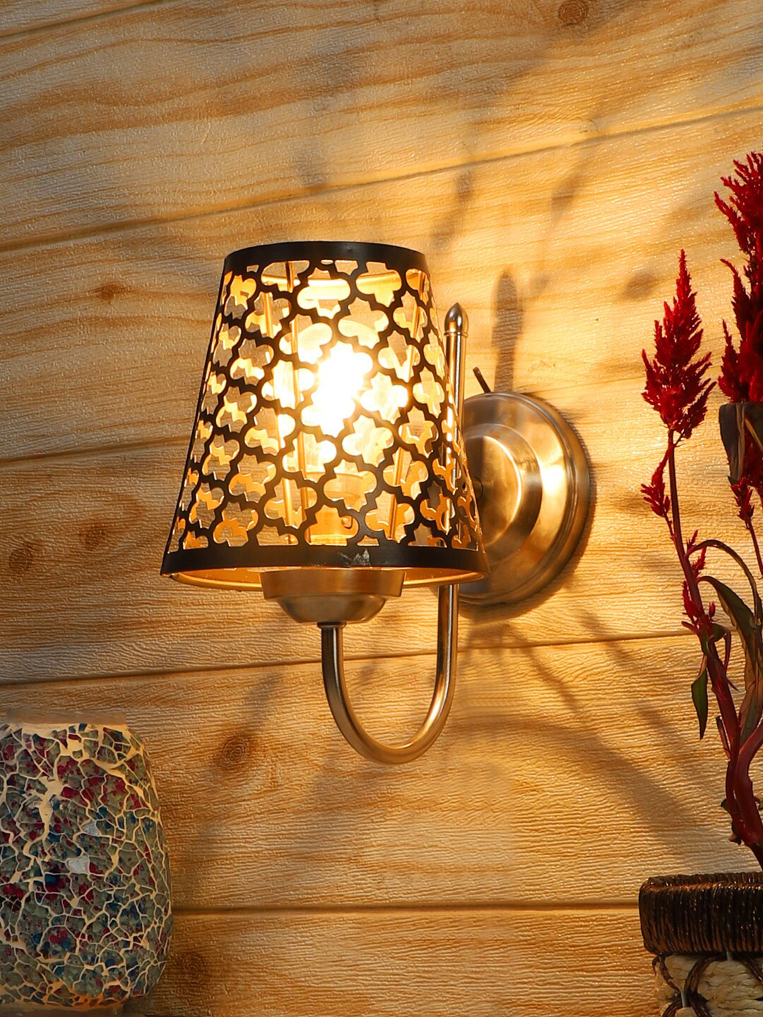 Devansh Steel-Toned Etched Diamond Wall Mounted Lamp With Steel Base