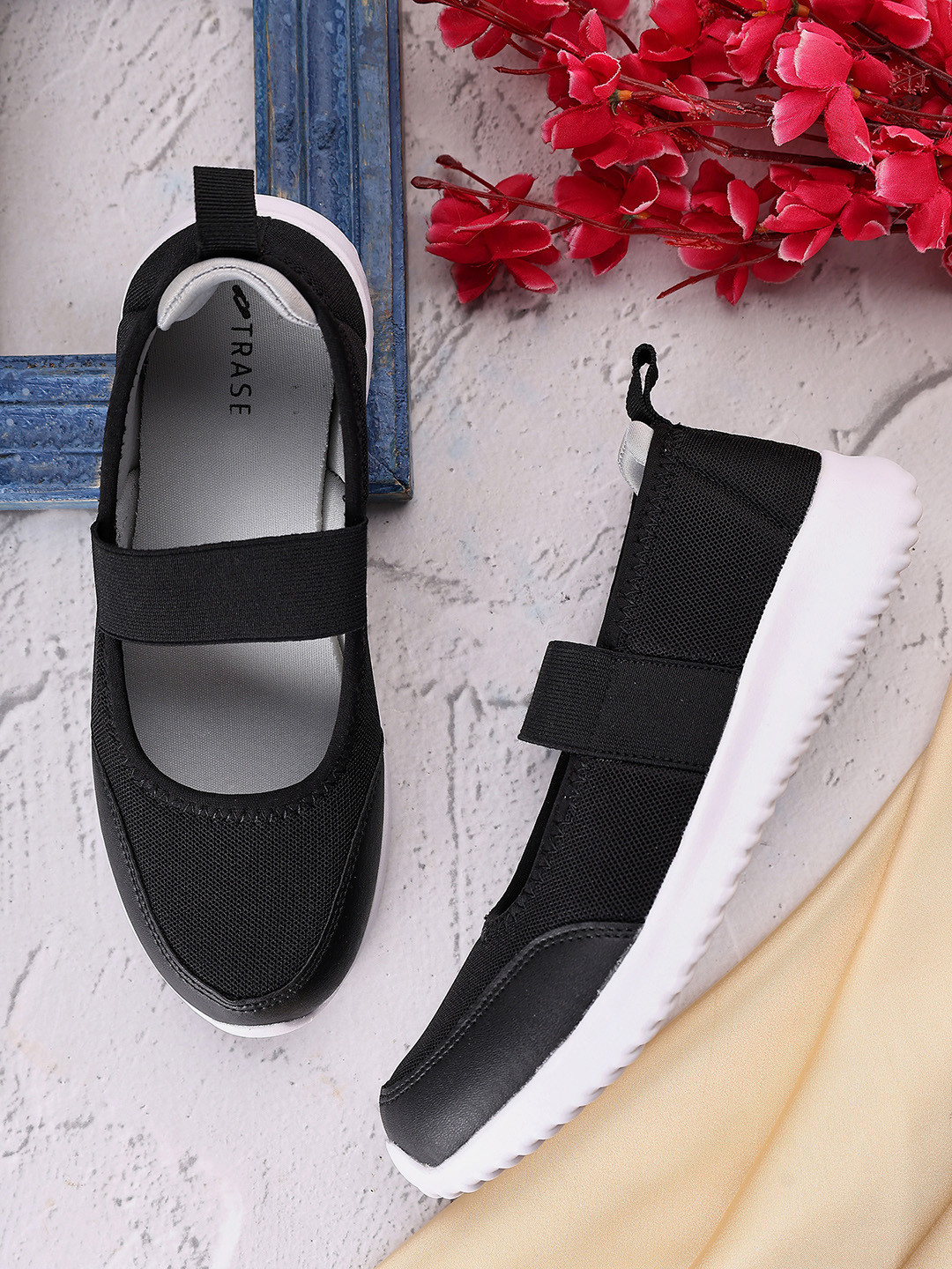 TRASE Women Textured Slip on Sneakers