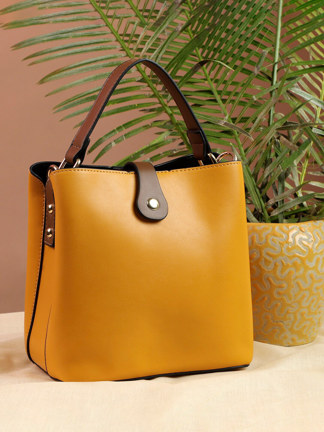 HAUTE SAUCE Solid Mini Structured Handheld Bag