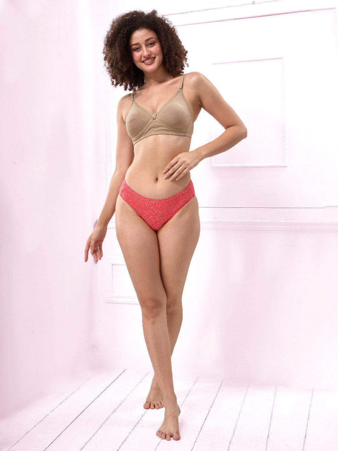 LYRA Combed Cotton Seamless Cross Over Moulded Extra Support Bra