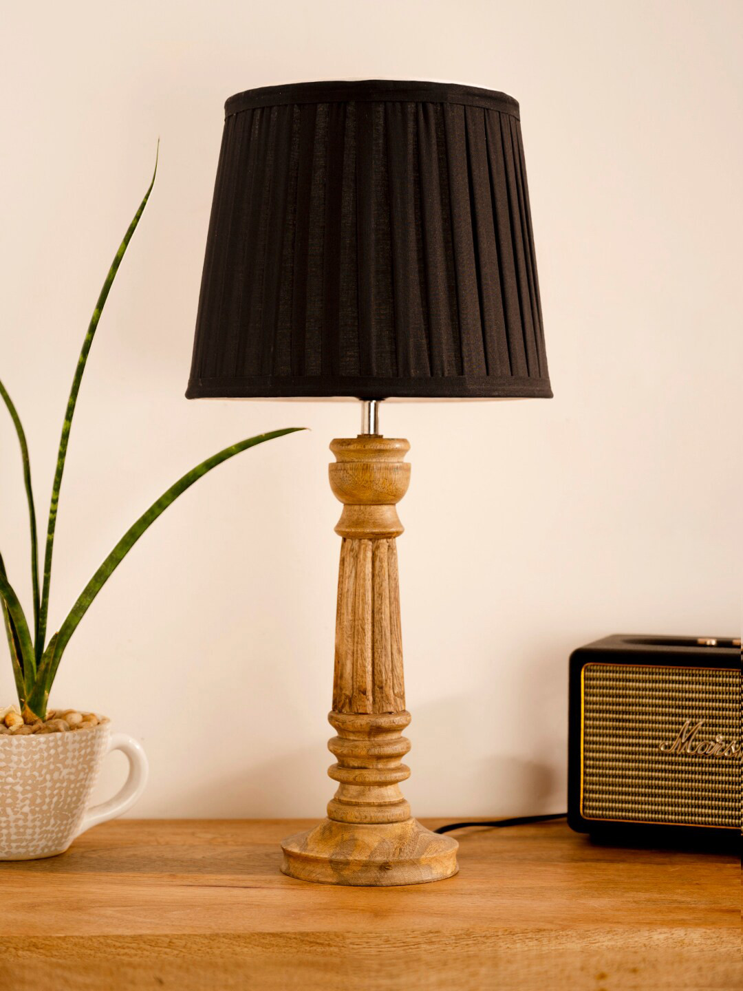 green girgit Black & Brown Textured Wooden Table Lamp With Pleated Shade