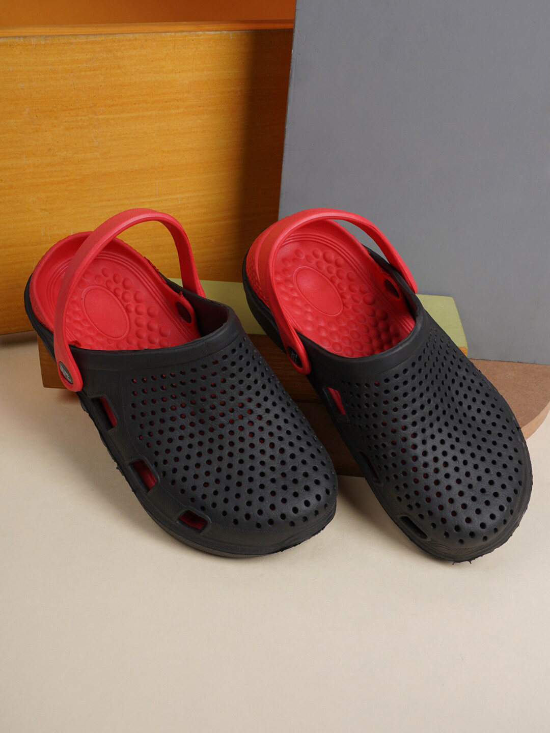 SAPATOS Men Croslite Clogs