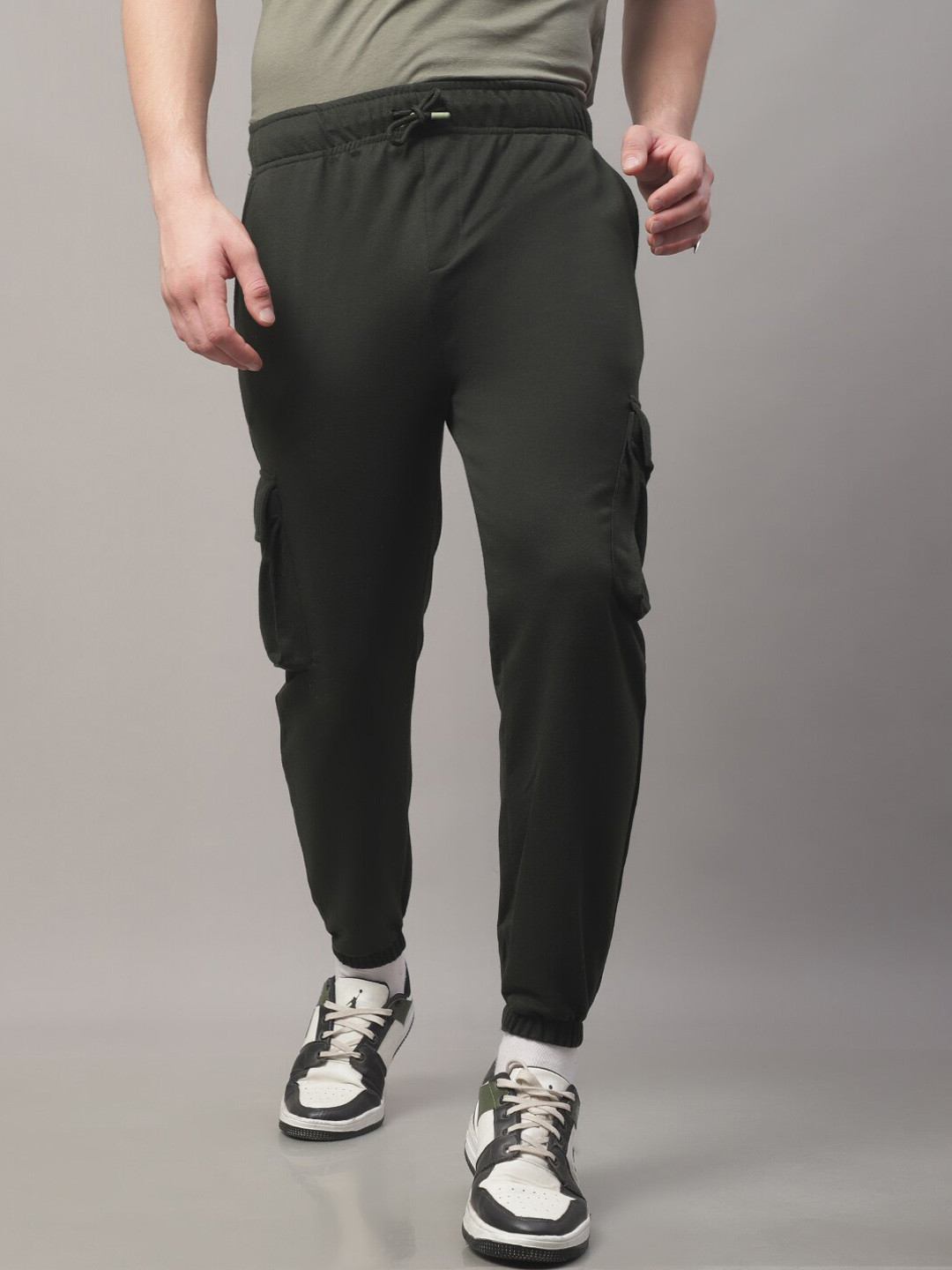 DOOR74 Men Relaxed-Fit Cotton Cargo Jogger
