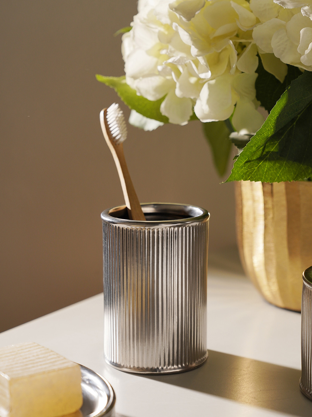 Pure Home and Living Silver-Toned Ribbed Porcelain Toothbrush Holder