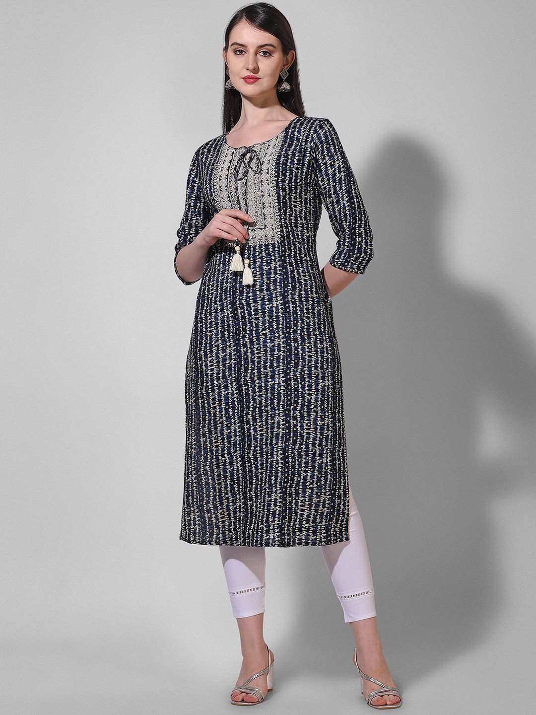 Berrylicious Ethnic Motifs Printed Zari Detail Tie-Up Neck Straight Kurta