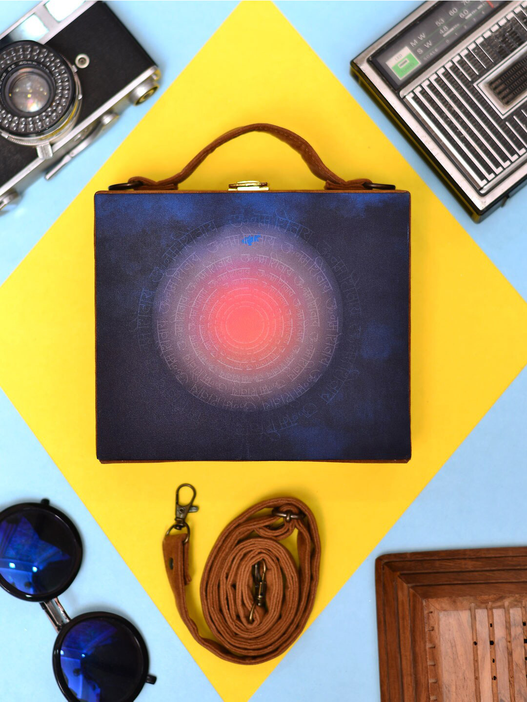 ARTKLIM Chanting Printed Suitcase Style Box Clutch