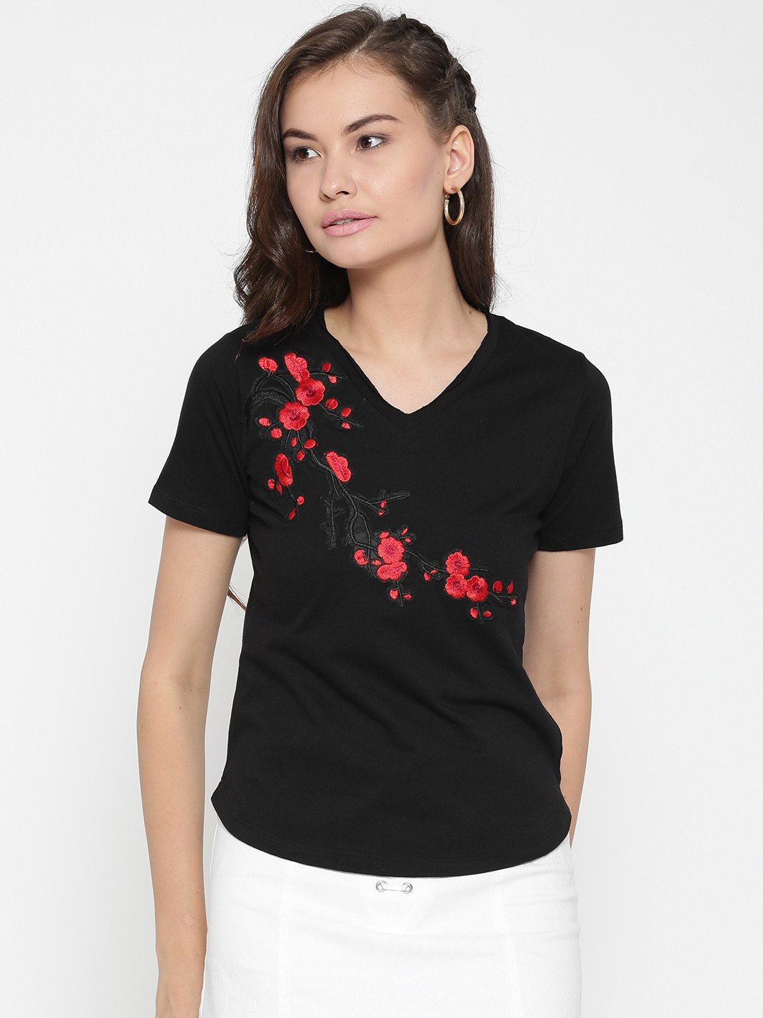 Style Quotient Women Black Floral Applique V-Neck T-shirt