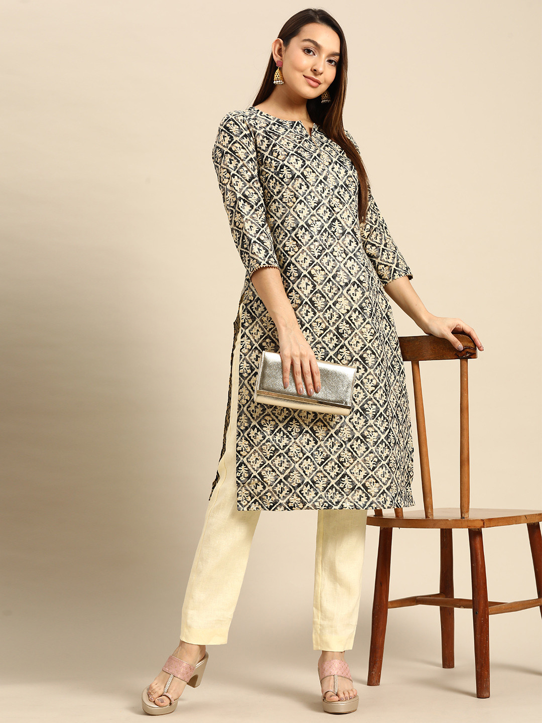 Anouk Women Navy Blue & Beige Floral Printed Kurta