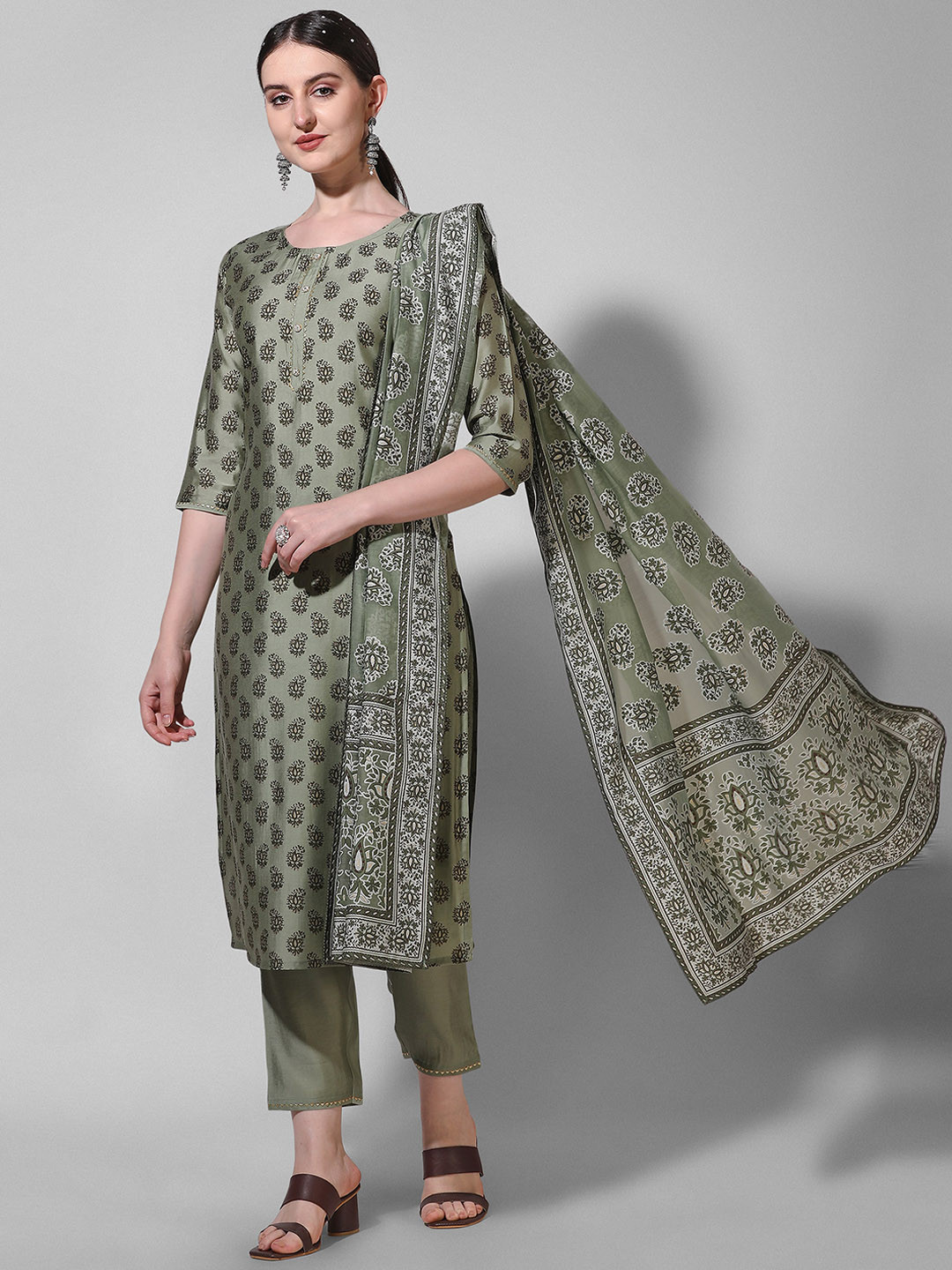 Berrylicious Ethnic Motif Printed Chanderi Batik Cotton Kurta with Trousers & Dupatta