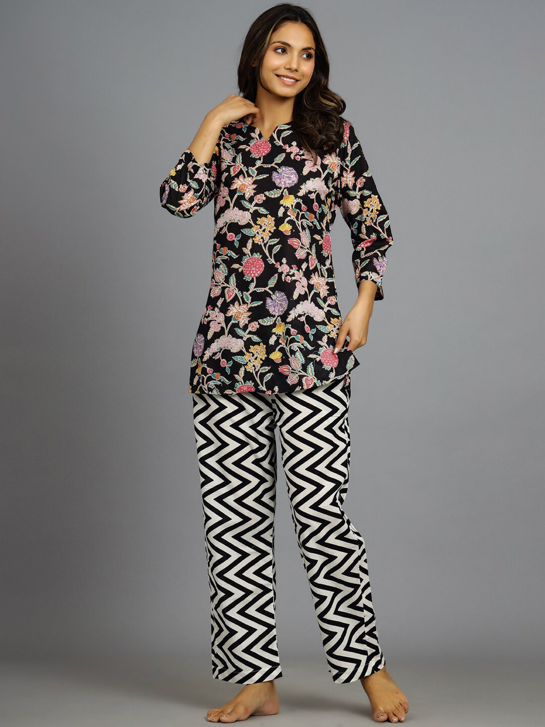 HANDICRAFT PALACE Floral Printed Pure Cotton Night Suit