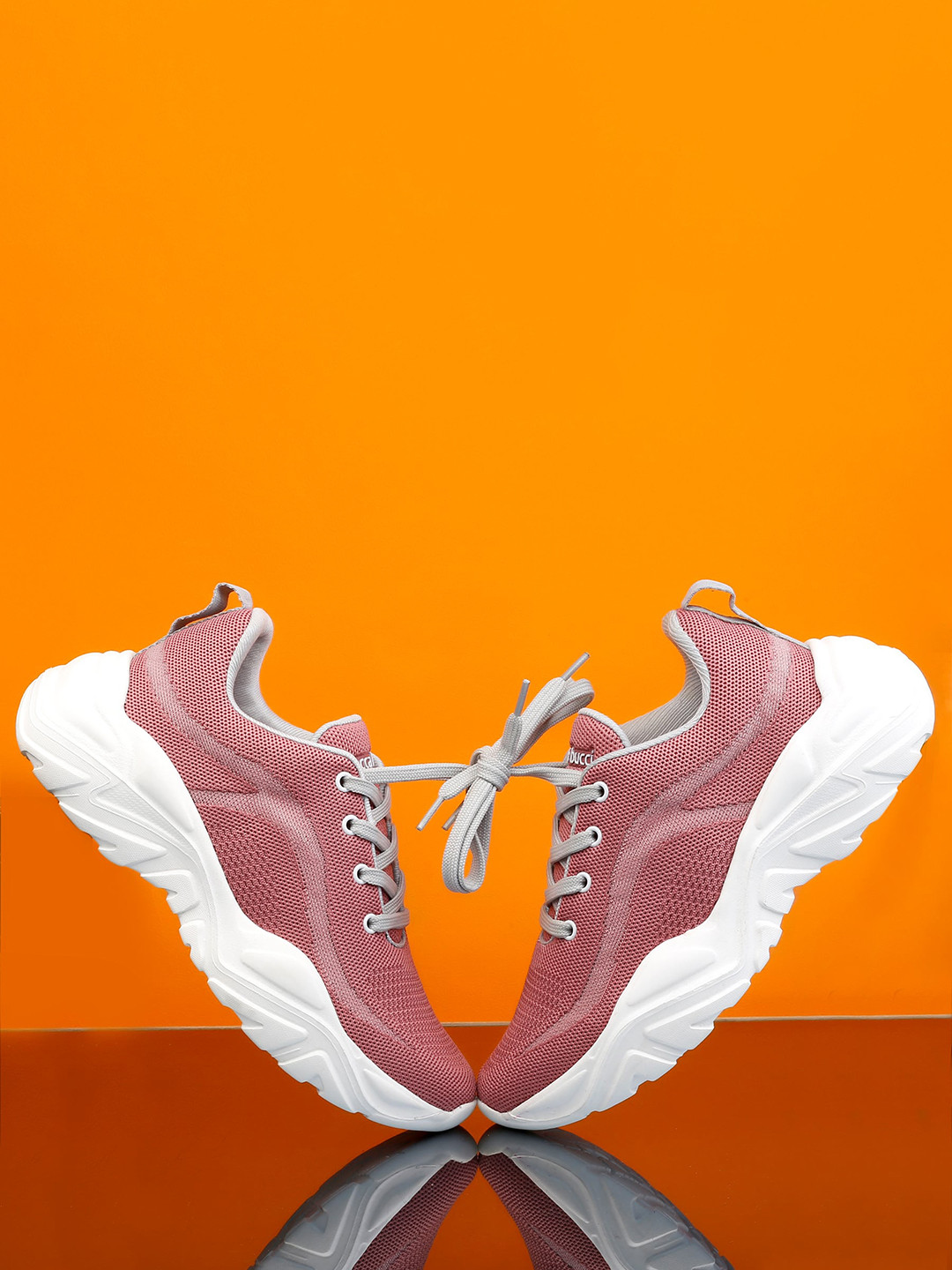 bacca bucci Women Woven Design Contrast Sole Sneakers