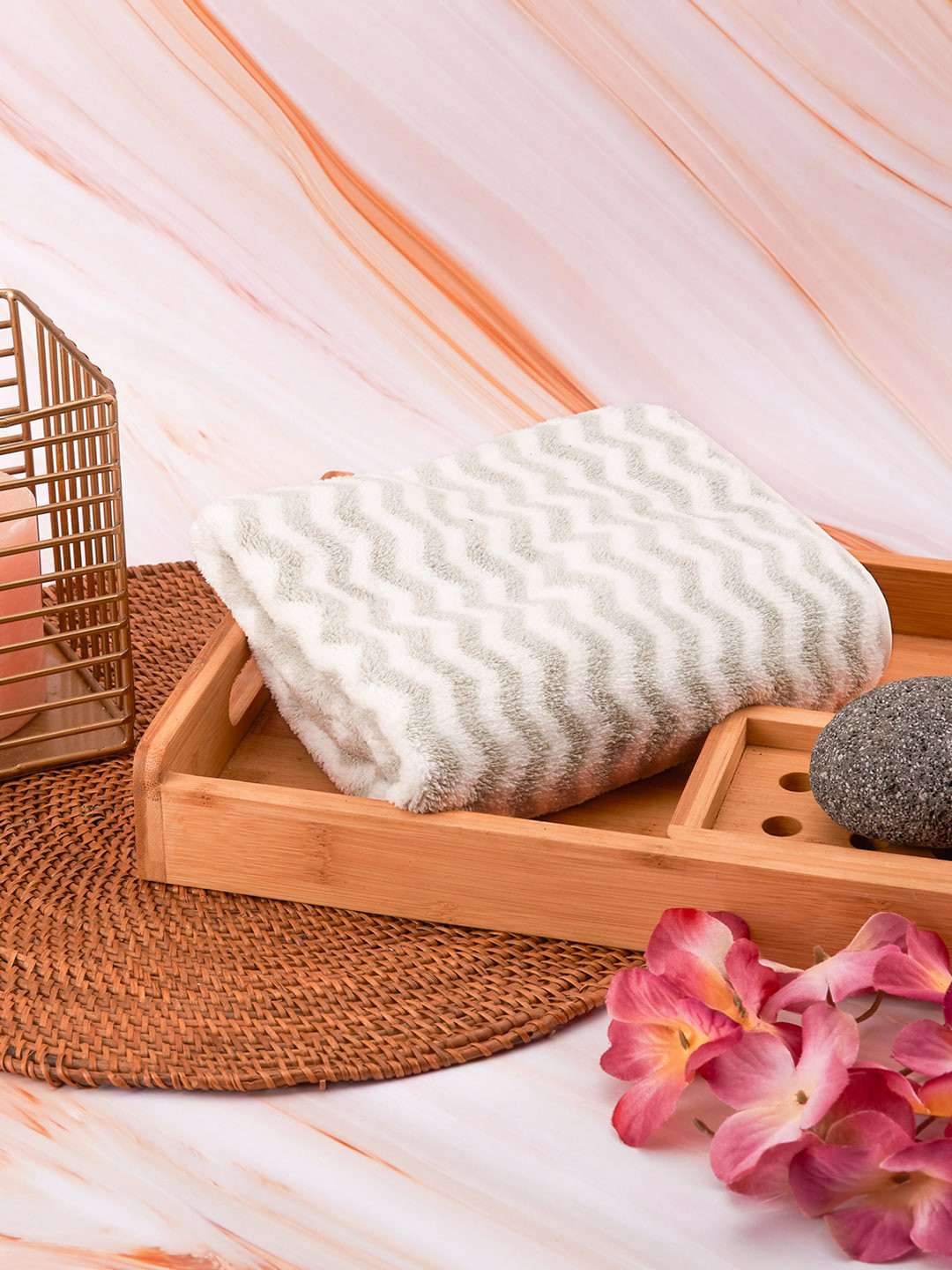 Black gold Grey and White 2 Pieces Zigzag 350 GSM Microfiber Hand Towels