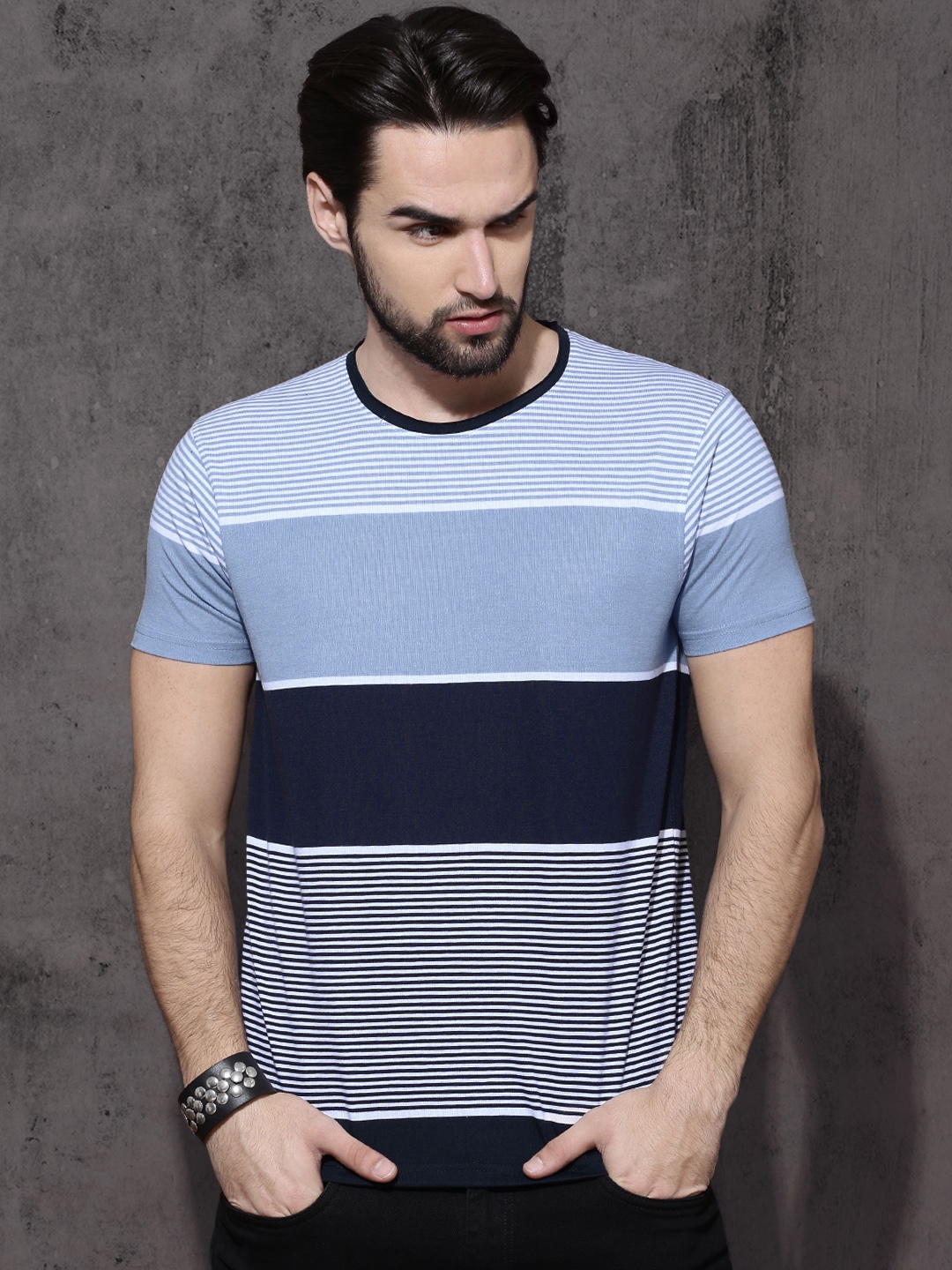 Roadster Men White Black Striped Round Neck Pure Cotton T-shirt