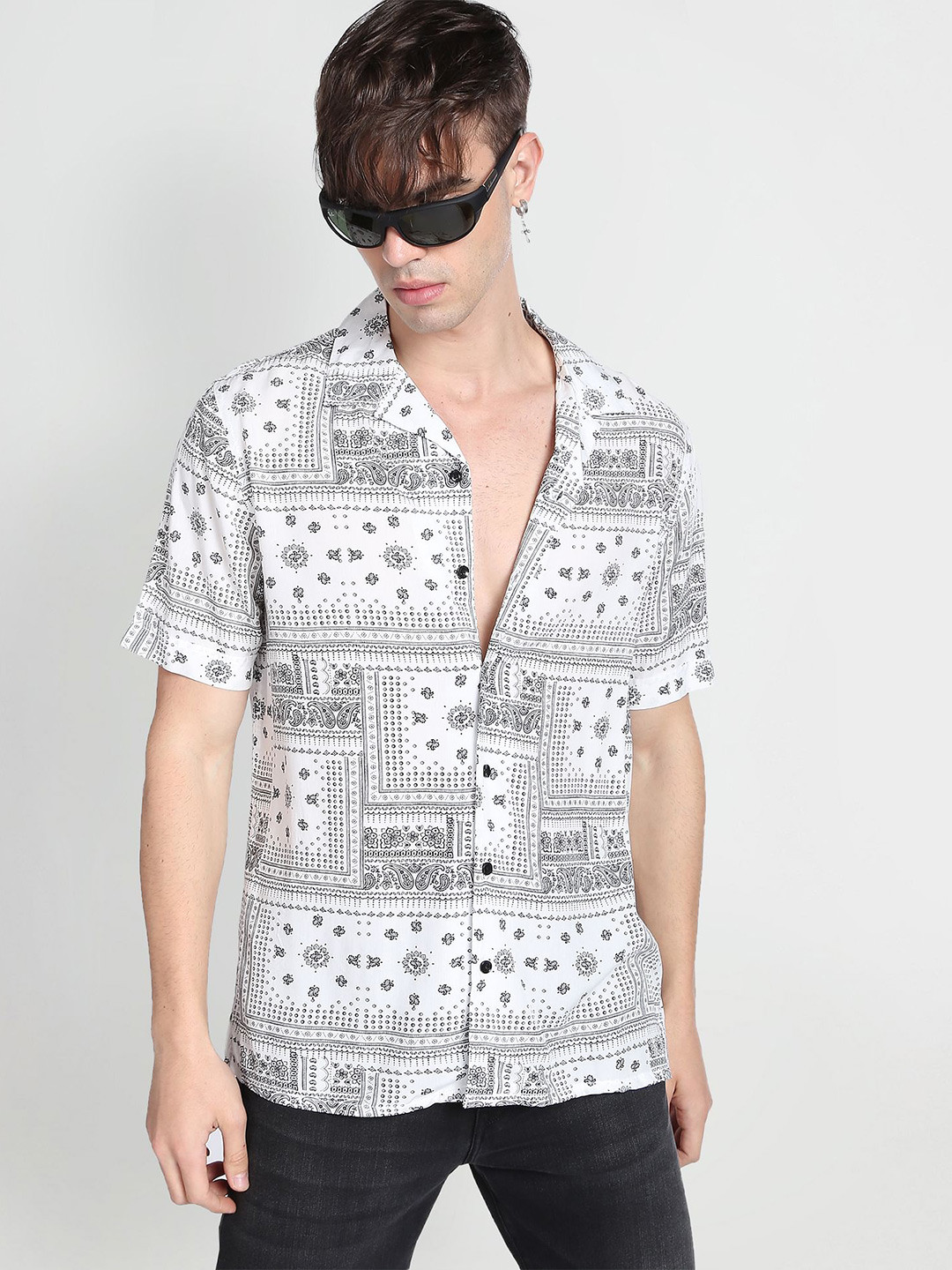 Flying Machine Spread Collar Slim Fit Ethnic Motifs Printed Cuban Collar Casual Shirt