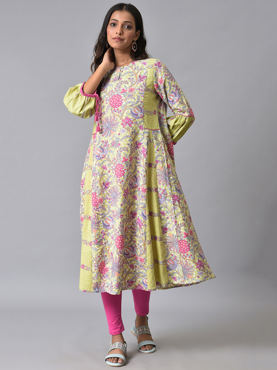 W Puff Sleeves Floral Printed Pleated Anarkali Kurta With Leggings