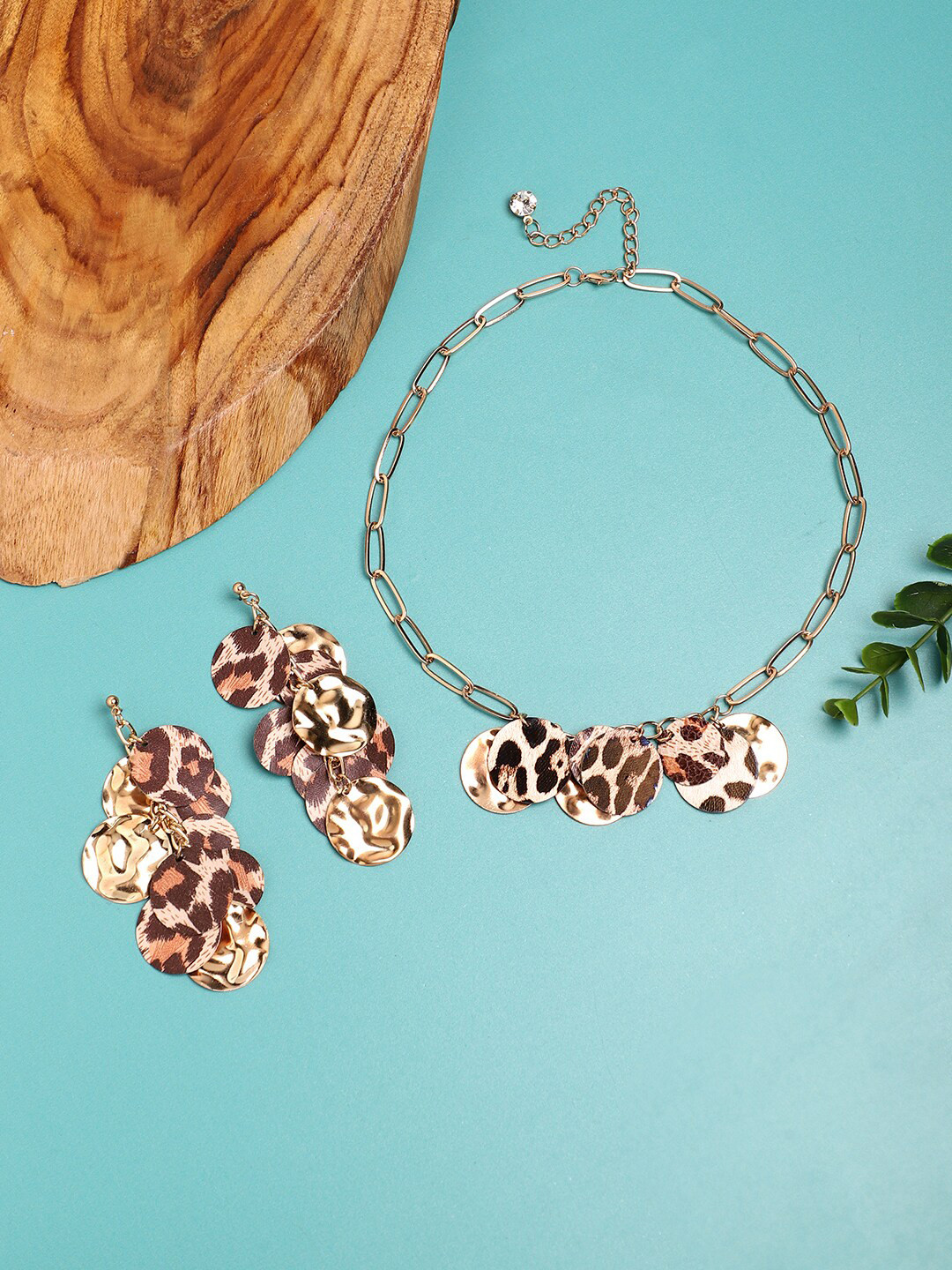 SOHI Gold-Plated Animal Printed Designer Jewellery Set