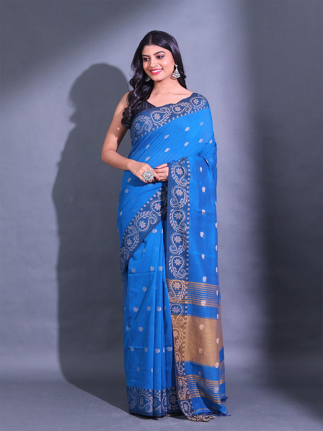 Charukriti Paisley Motif Woven Design Saree