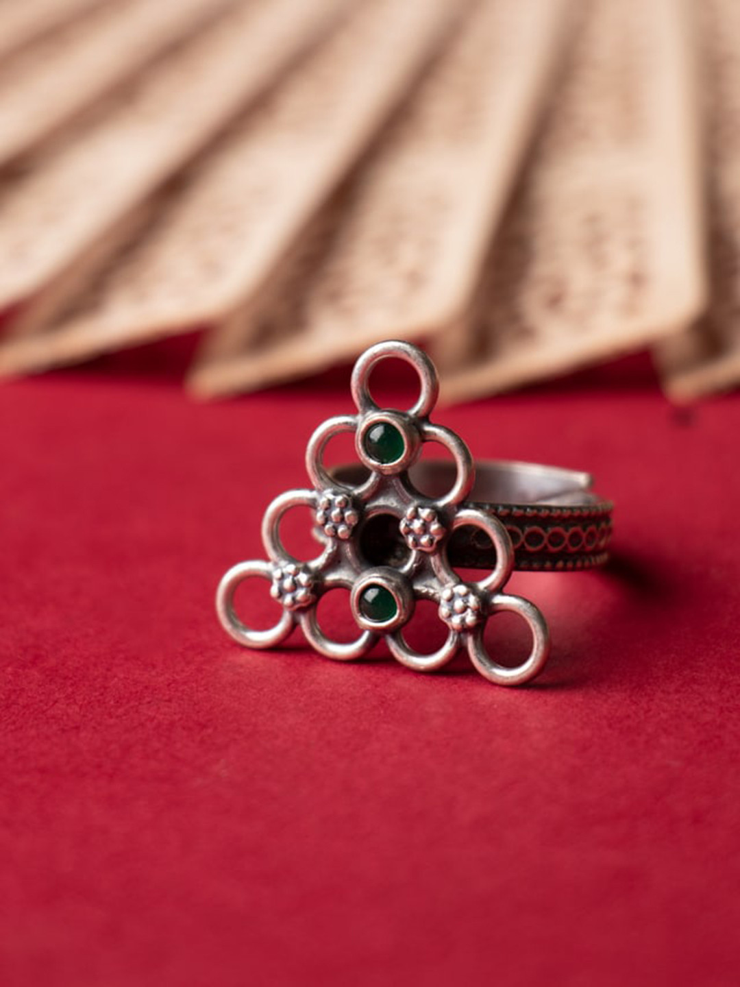 Shyle 925 Sterling Silver Stone Studded Triangle Jali Finger Ring