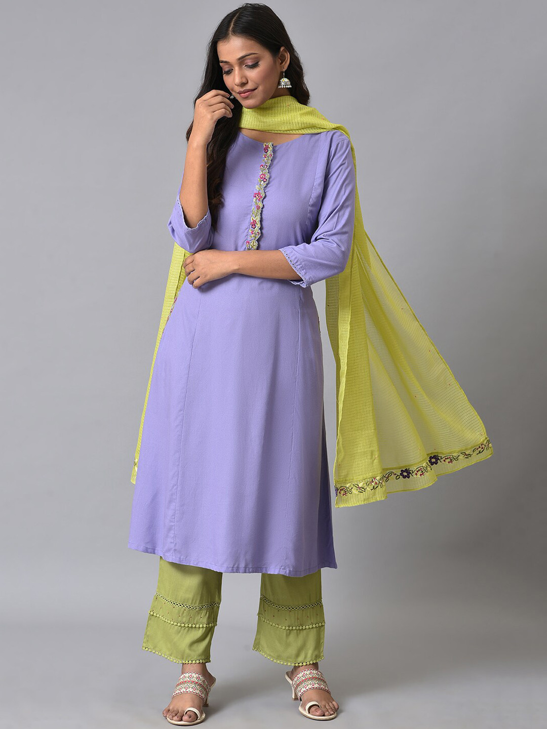 W Round Neck Straight Regular Kurta With Trousers & Dupatta