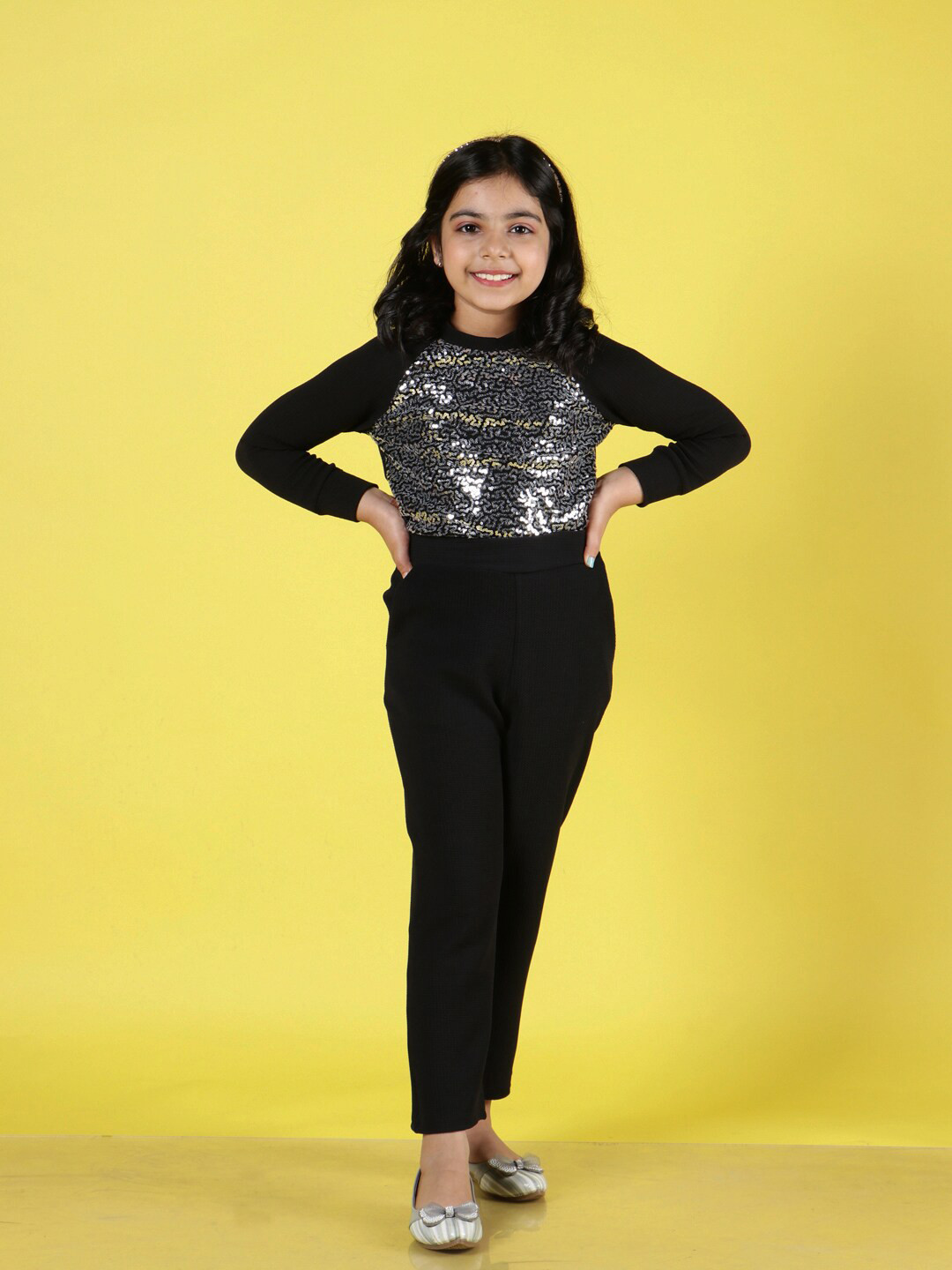 NEUDIS Teens Girls Embellished Round Neck Long Sleeves Top with Trousers