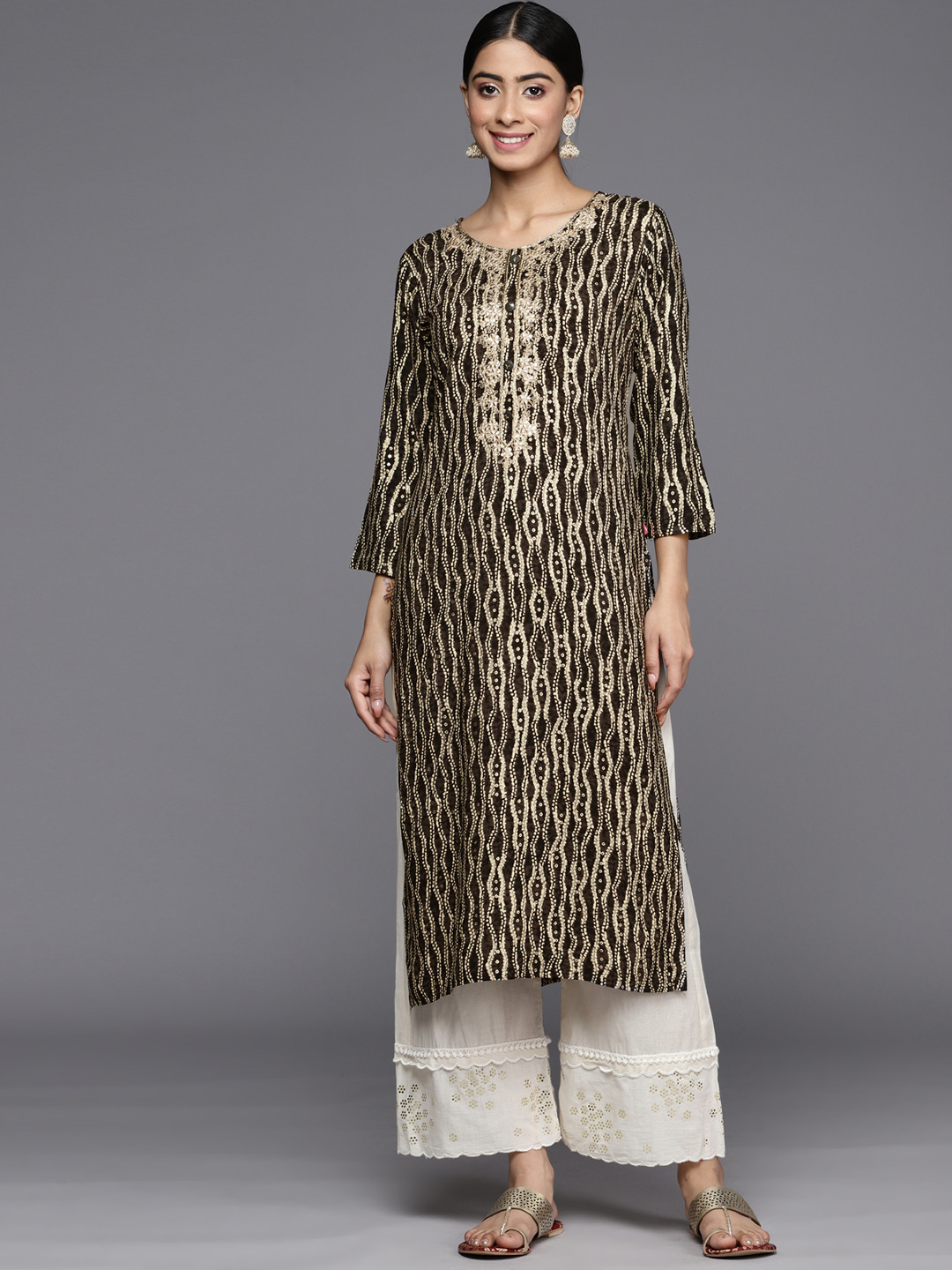 Varanga Women Black & Gold-Toned Embroidered Gotta Patti Block Print Kurta