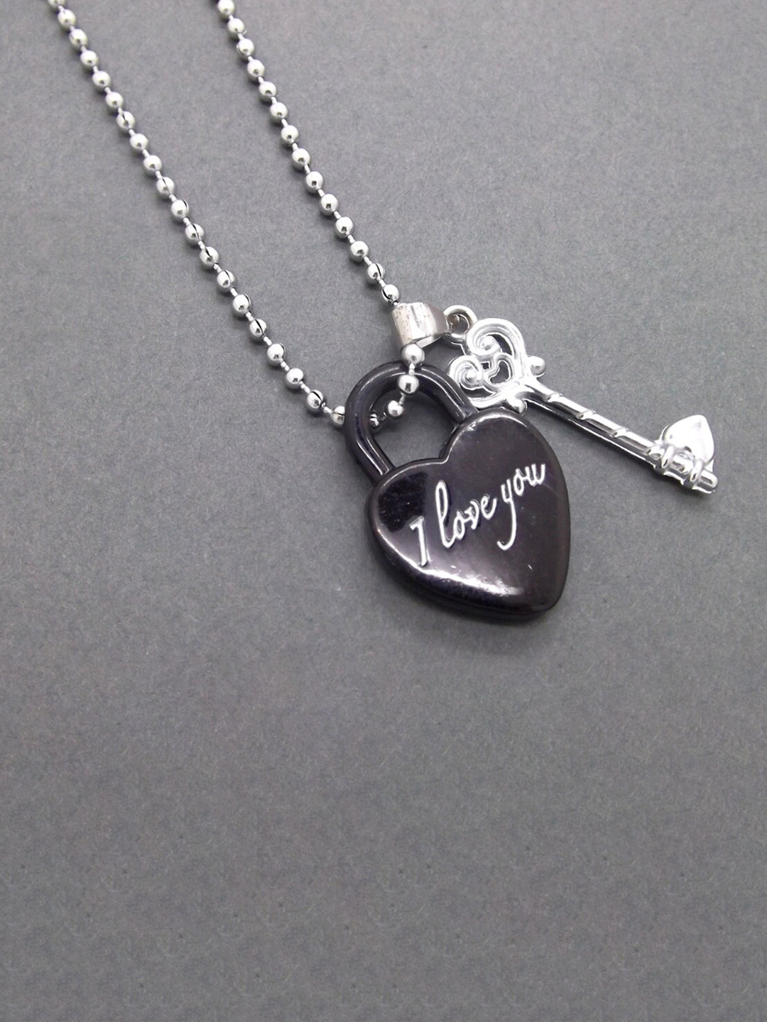 FEMMIBELLA Men Heart Lock and Key Silver-Plated Chain with Pendant