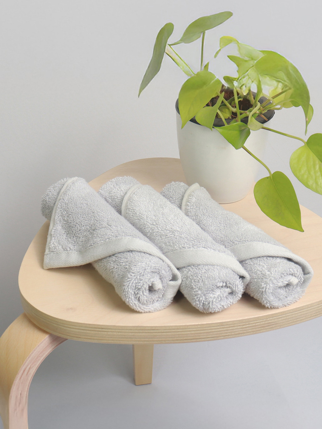 Heelium Light Grey Unisex Pack of 3 Bamboo Super Soft & Quick Drying Face Towel