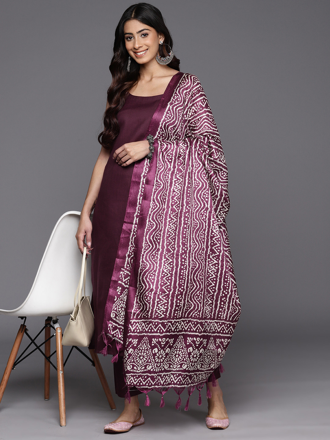 Varanga Violet Solid Sleeveless Kurta With Trousers & Bandhani Printed Dupatta
