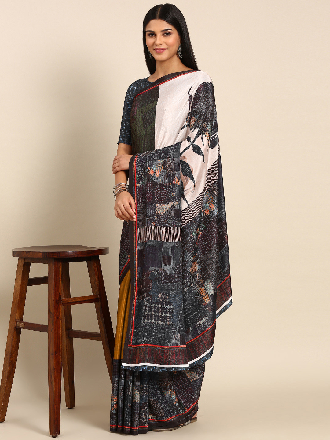 Mitera Abstract Print Saree