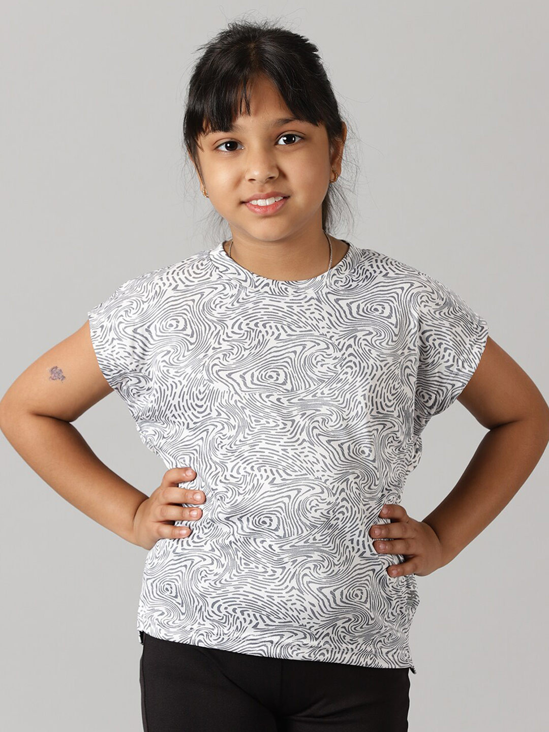 KiddoPanti Girls Abstract Printed Dolman Sleeve T-shirt