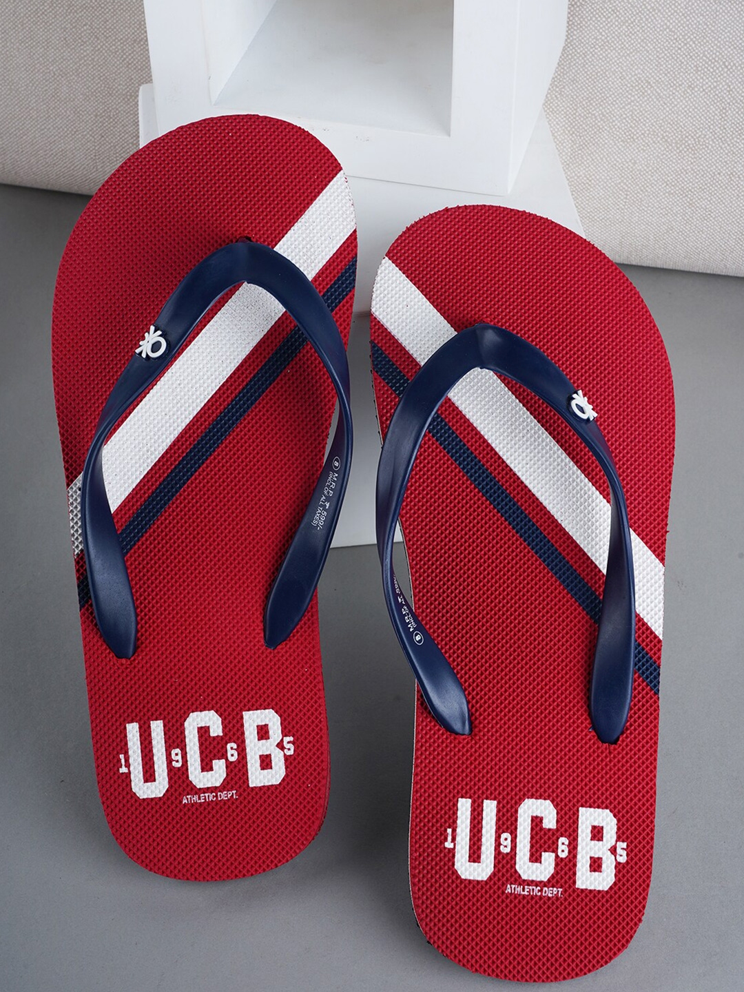 United Colors of Benetton Men Printed Rubber Thong Flip Flops