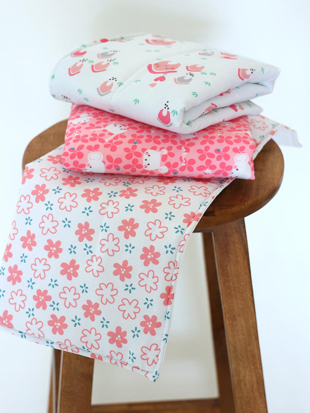 TIDY SLEEP Kids White & Pink 3 Pieces Printed Cotton Mattress Nappy Changing Mats