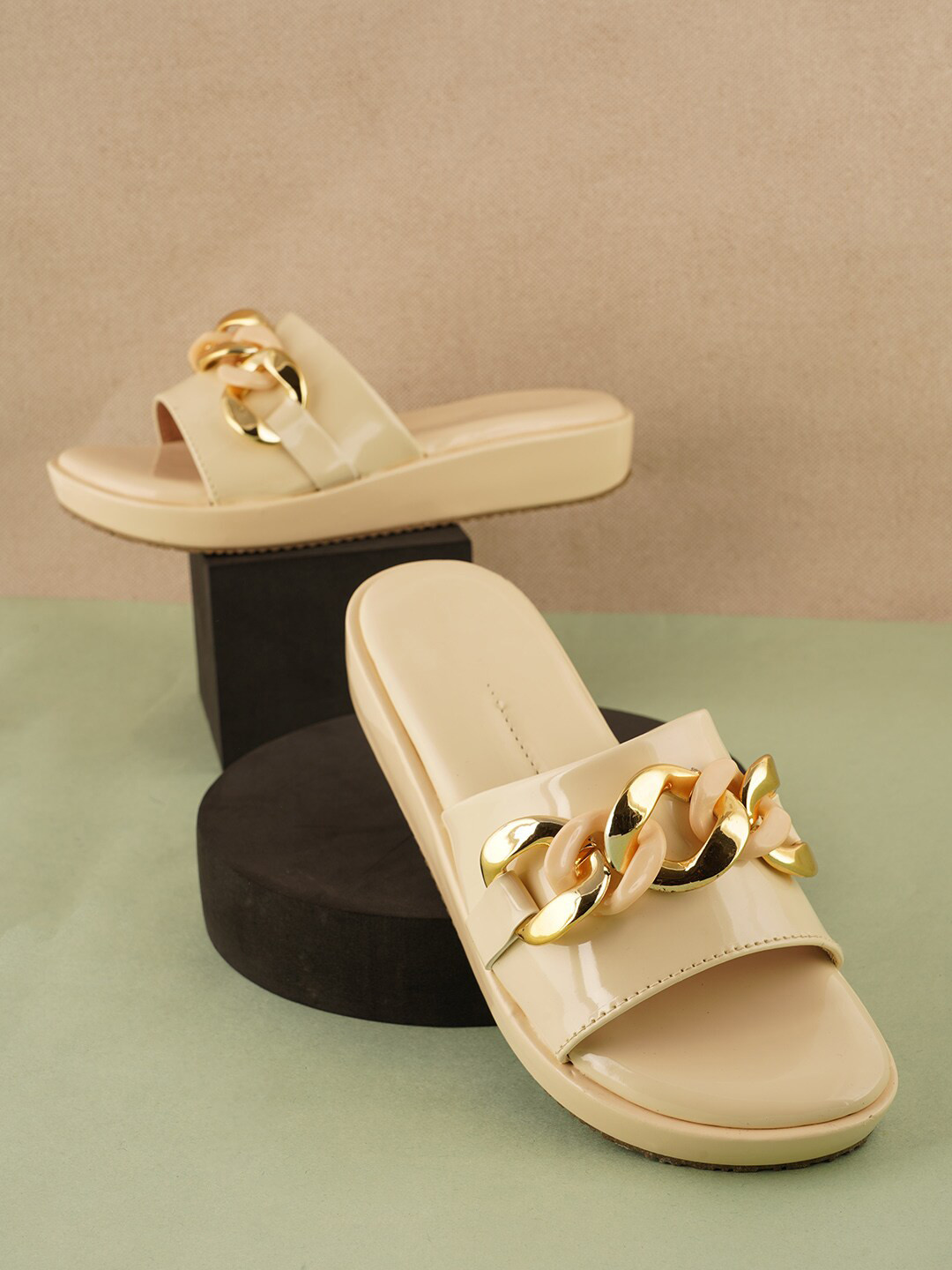 SAPATOS Women Chain Embellished Slip-On Open Toe Flats