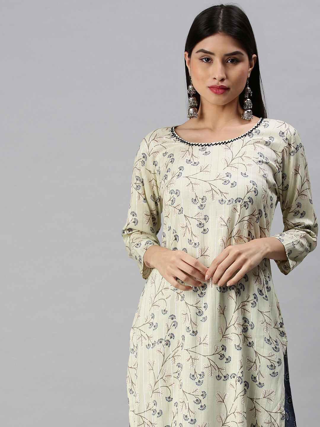 SHOWOFF Floral Printed Zari Thread Work Kurta with Trousers