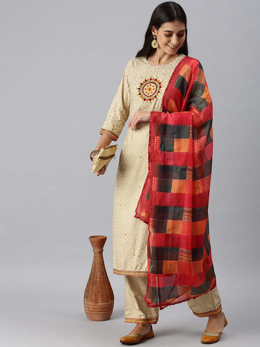 SHOWOFF Floral Printed Thread Work Foil Straight Kurta With Palazzos & Dupatta