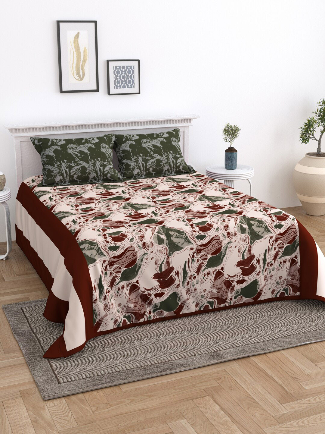 EverHOME Red & Green Abstract Printed Cotton Double King Bed Cover With 2 Pillow Covers