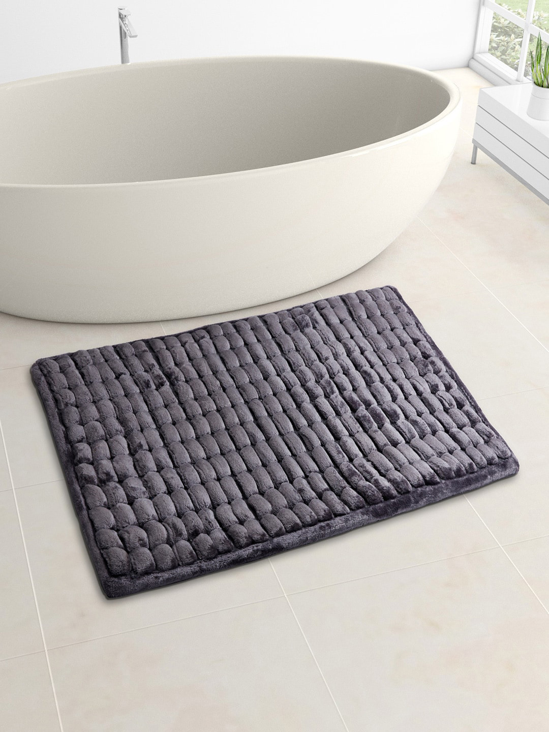 Living scapes by Pantaloons Grey Self Design 1600 GSM Rectangular Bath Rug