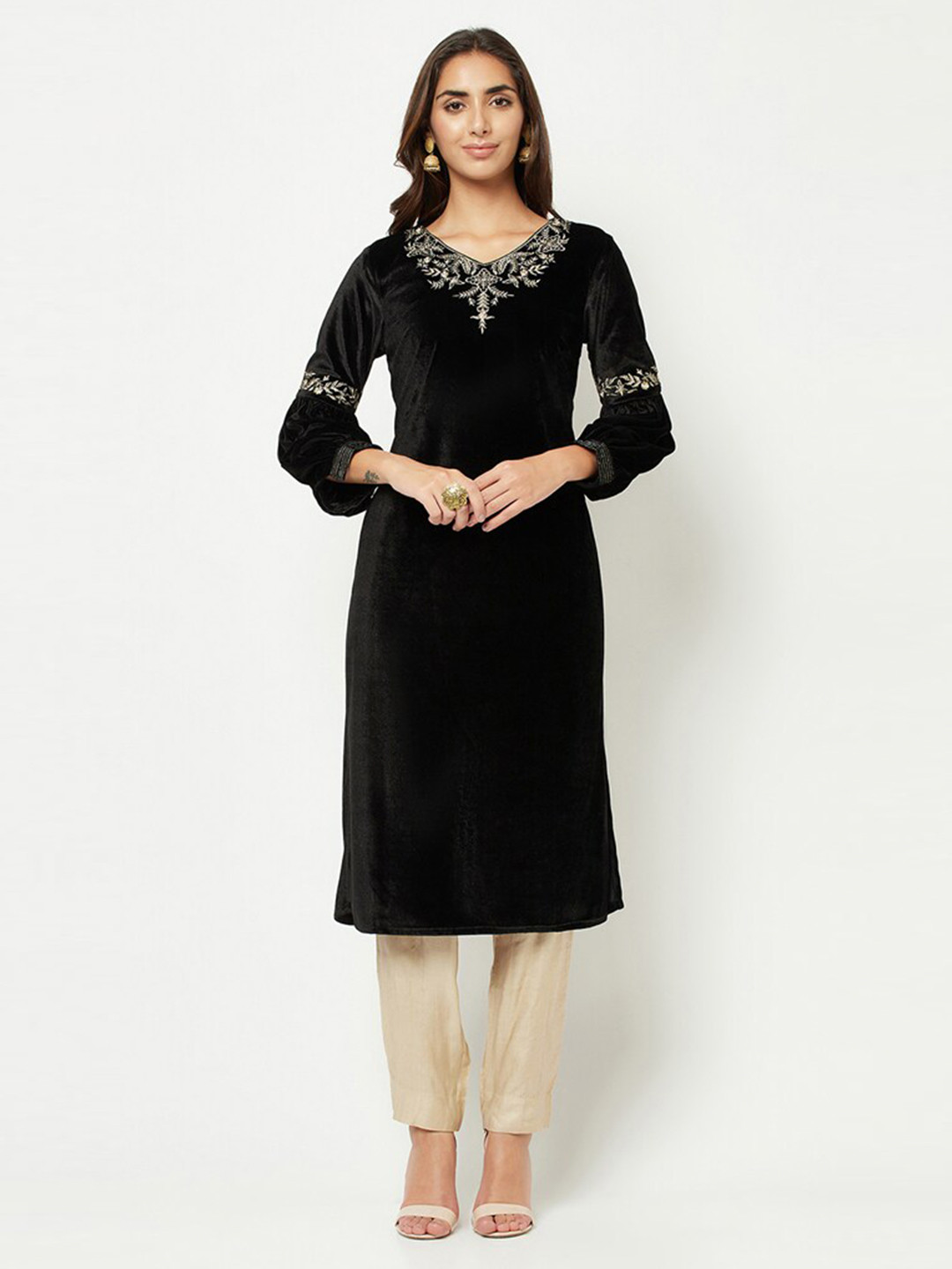 BARARA ETHNIC Floral Embroidered Velvet Kurta