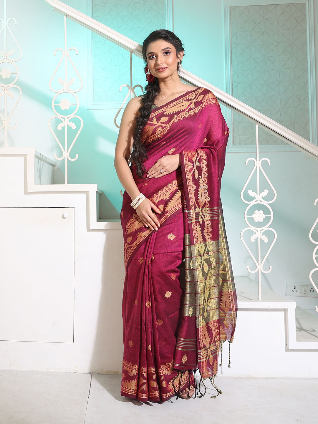 Charukriti Florl Motif Woven Design Zari Pure Cotton Saree