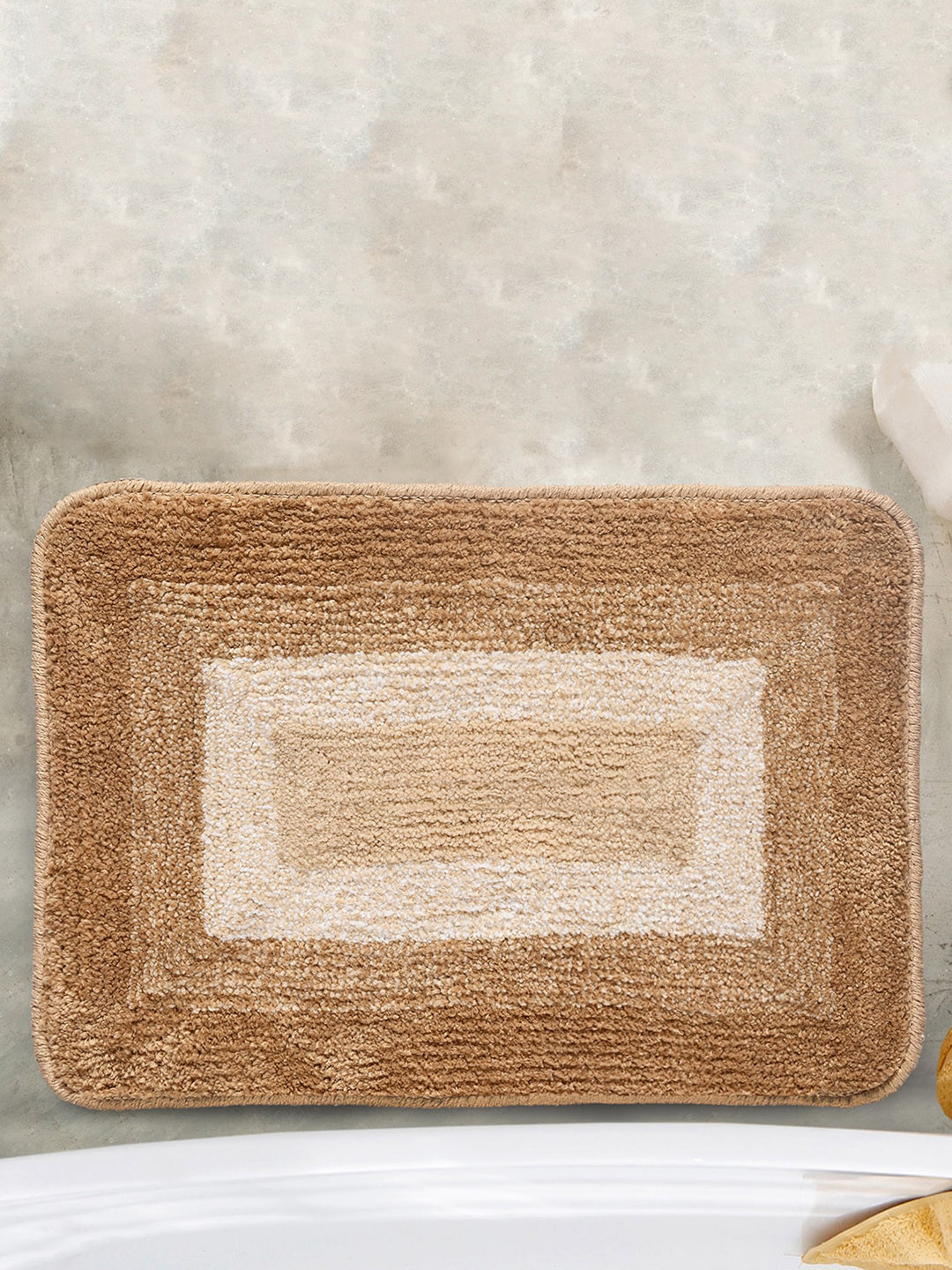 Saral Home Set of 2 Gold-Toned Antiskid Bath-Door Mat