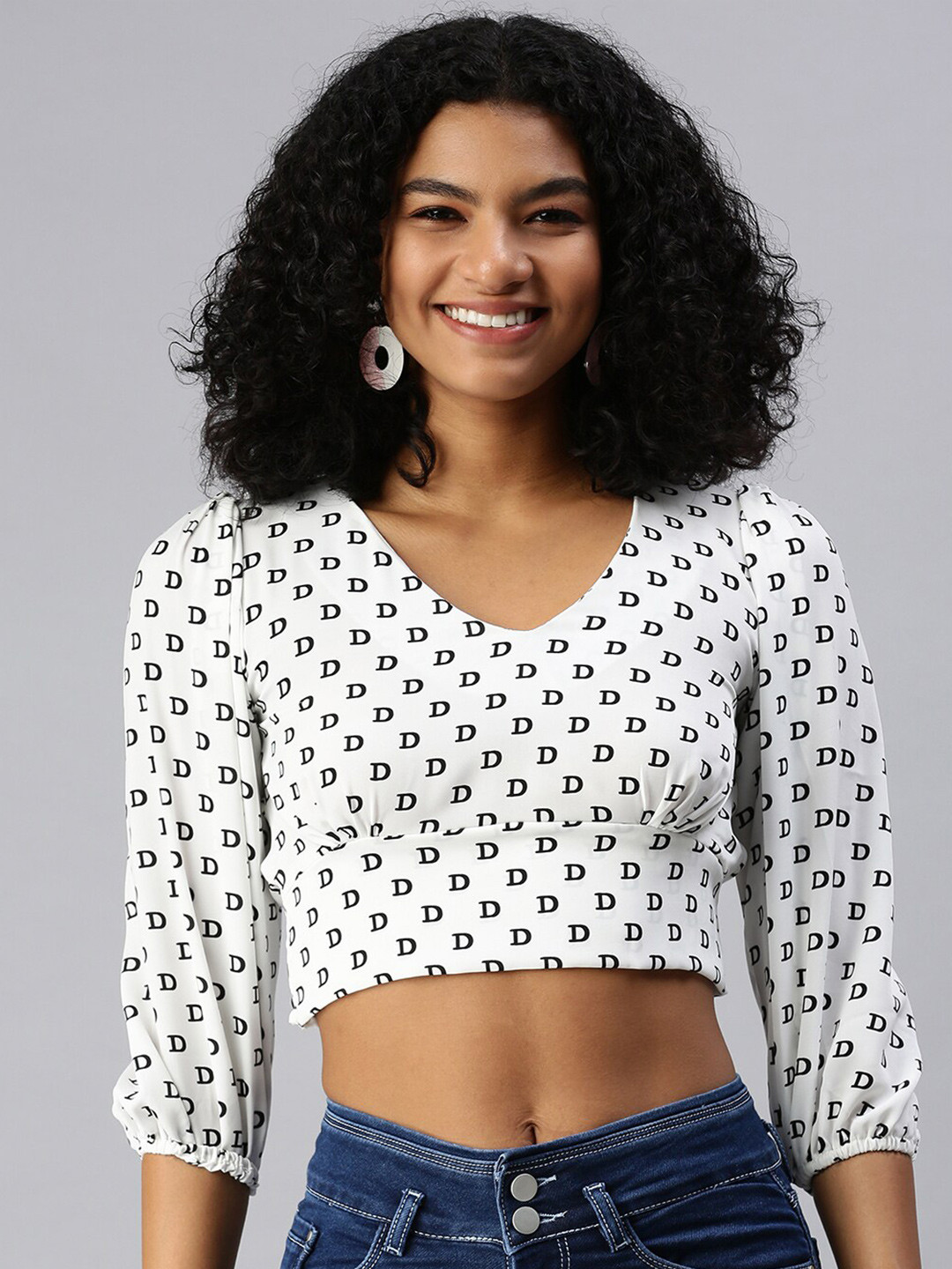 SHOWOFF Typography Printed V-Neck Puff Sleeve Smocking Crop Top