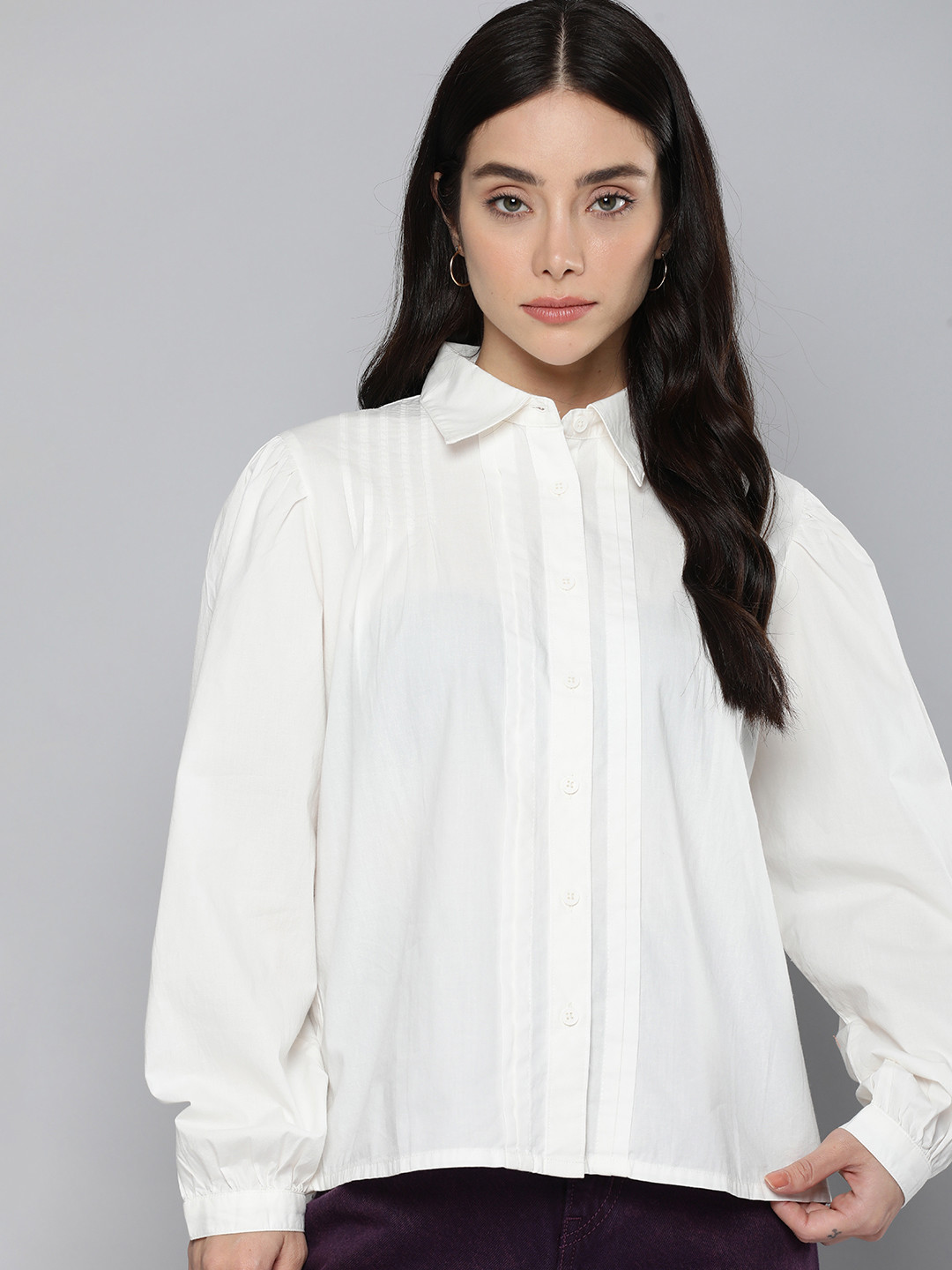 Levis Solid Pure Cotton Casual Shirt With Pleated Detail