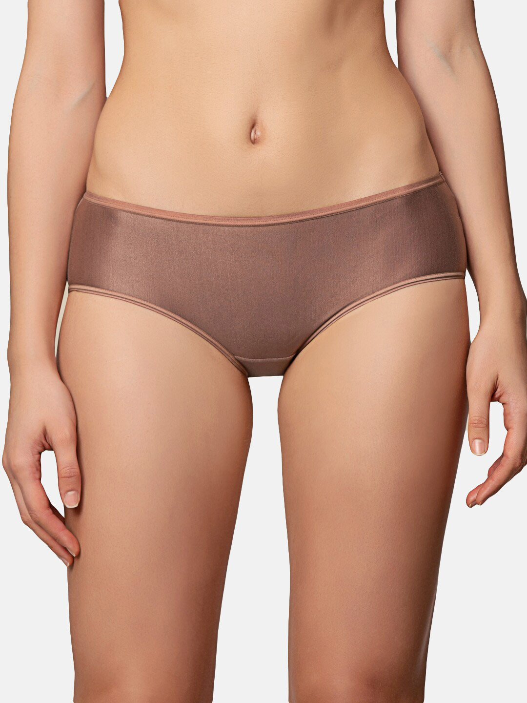 Triumph Women Full Coverage Seamless Soft Touch Bandeau Hipster Briefs