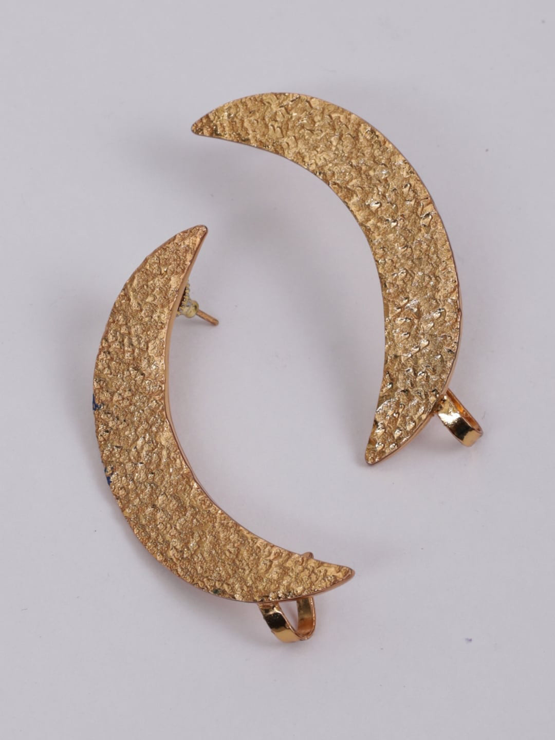 TANN TRIM Crecent Moon Ear Cuff