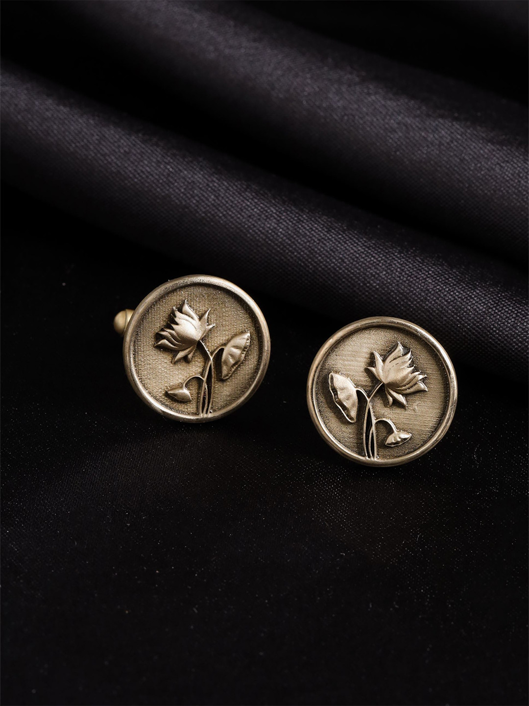 COSA NOSTRAA Quirky Lotus Magic Cufflink