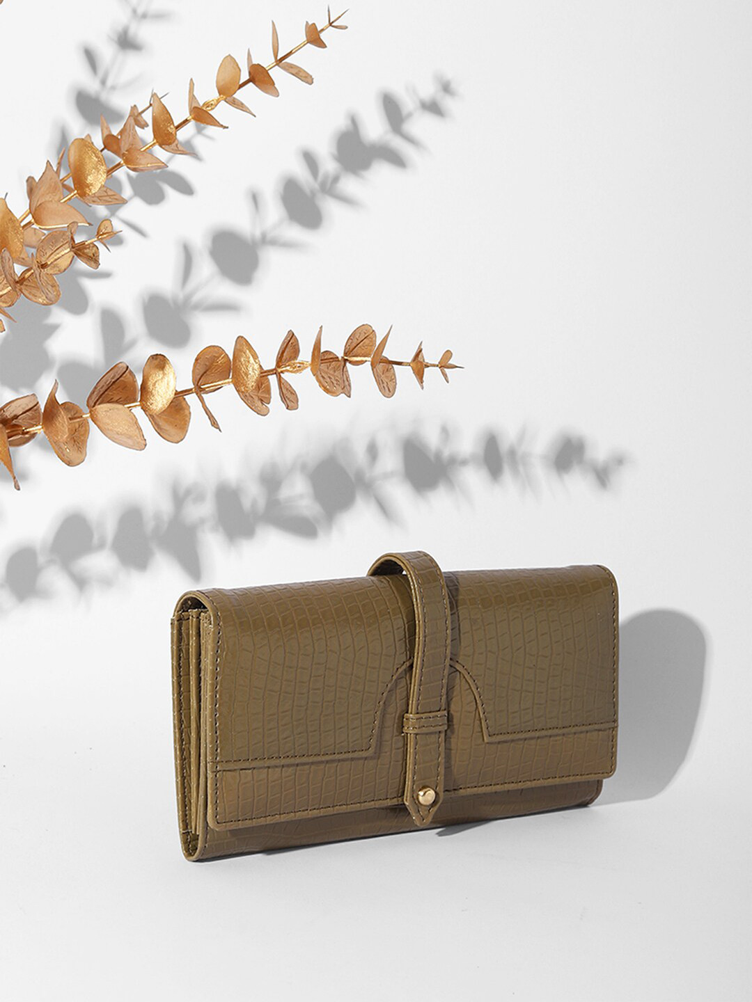 Bagsy Malone Women Animal Textured Envelope Stylish Clutch Wallet