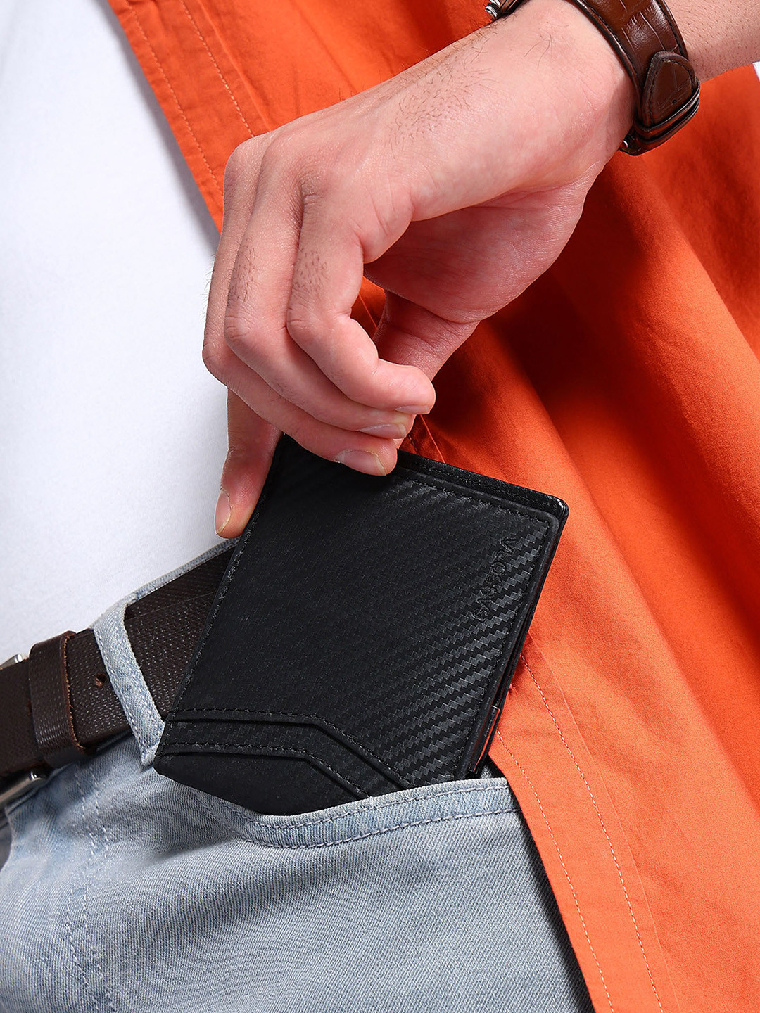 Sassora Men Textured Leather Money Clip Wallet