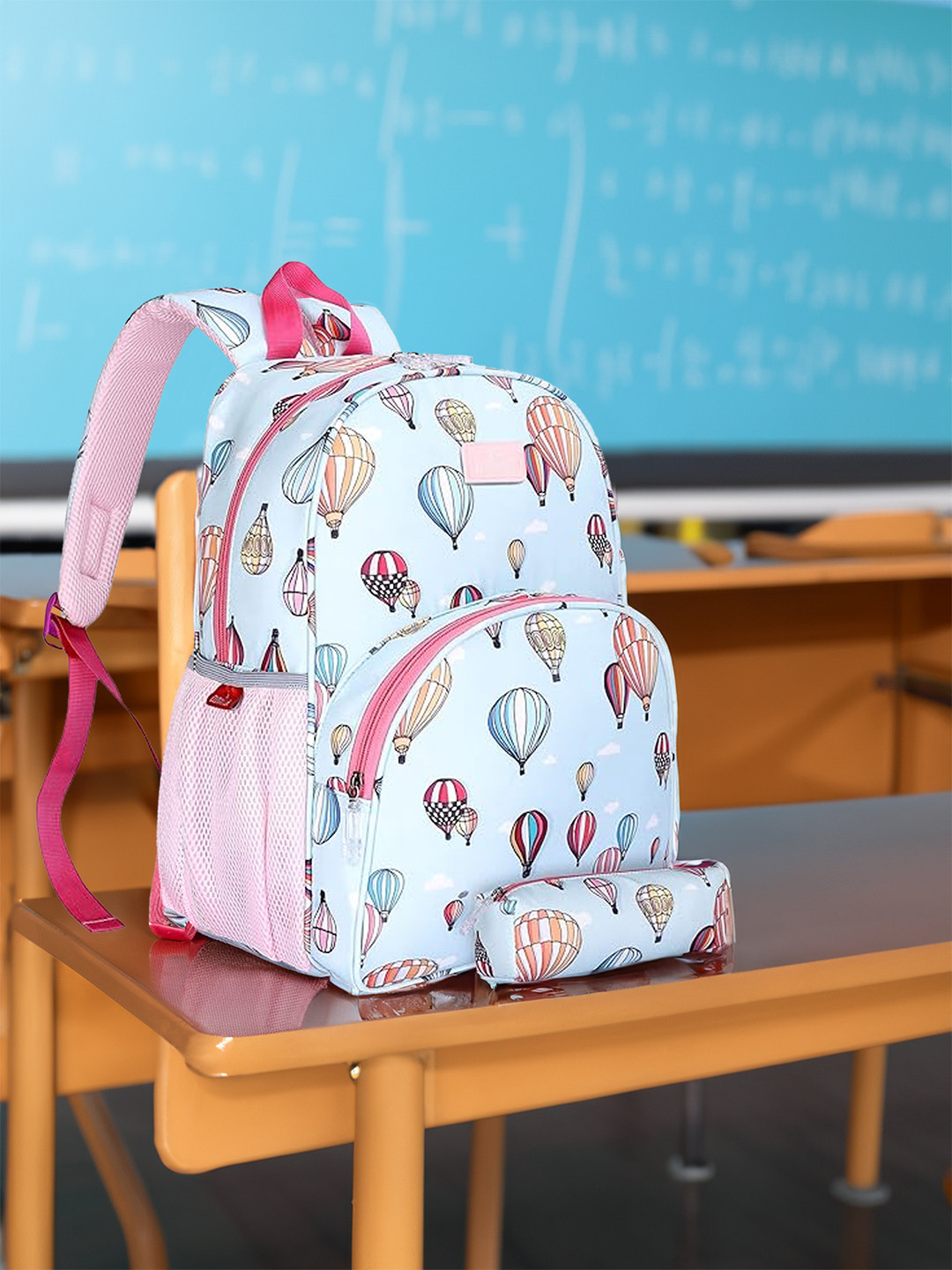THE CLOWNFISH Cosmic Critters Kids Graphic Printed Backpack with Pouch