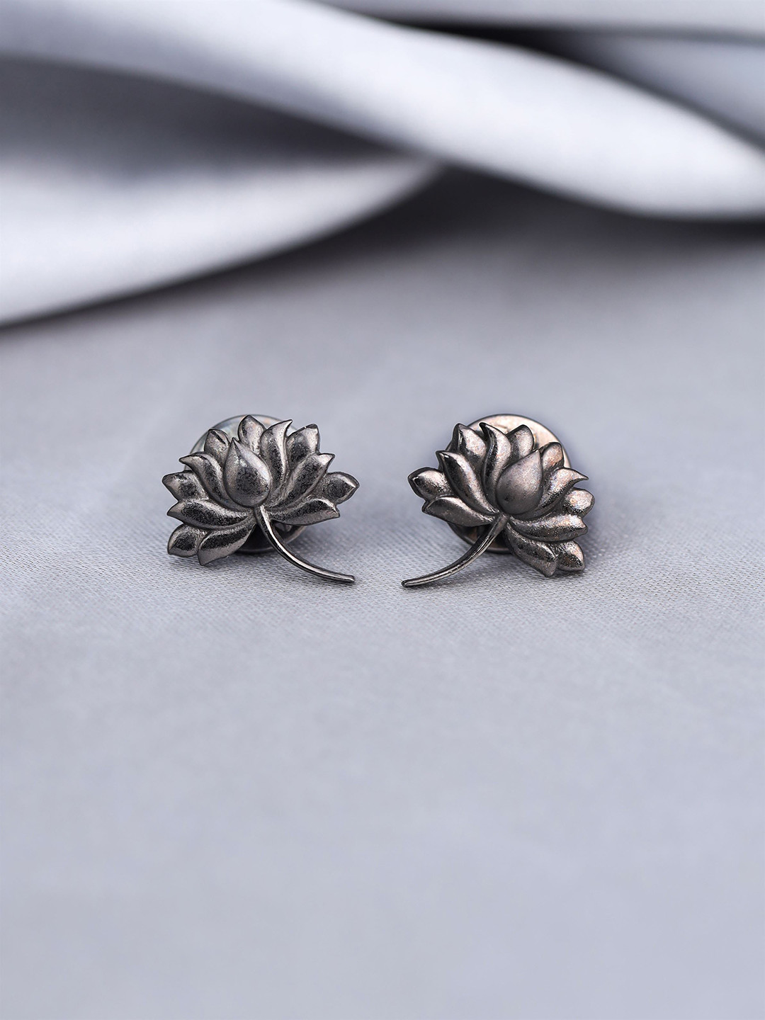 COSA NOSTRAA Divine Lotus Collar Tips