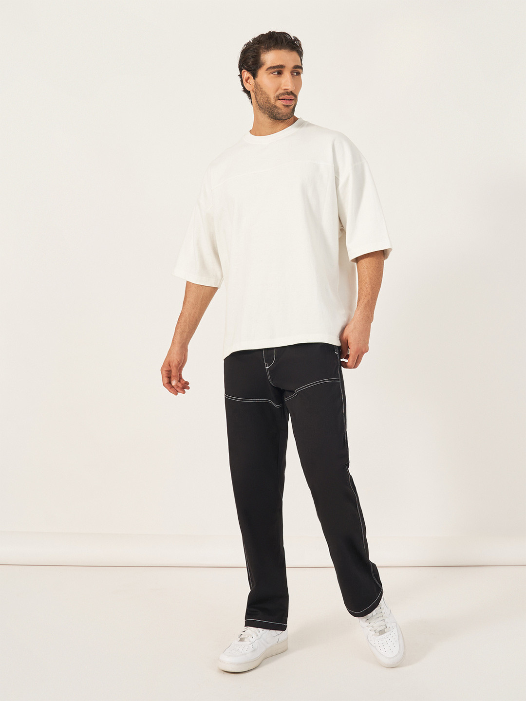 Styli Men Contrast Stitch Detail Cotton Twill Relaxed Fit Chinos